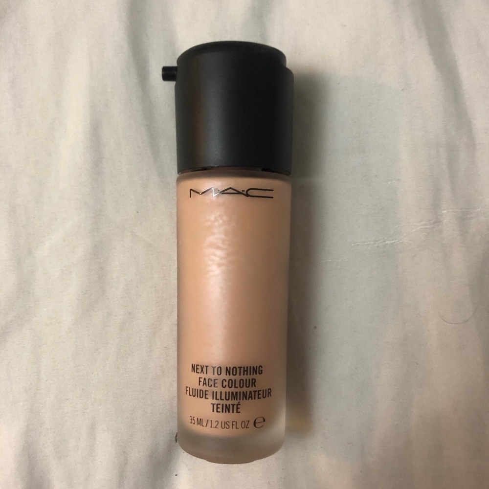 MAC Next to Nothing Face Colour -Medium